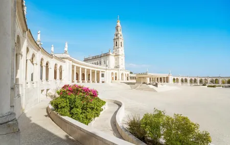 Day Trip to Fatima, Batalha and Church of Santa Maria de Valega