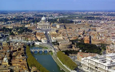 Rome in Luxury: Private Sightseeing Tour by Exclusive Vehicle