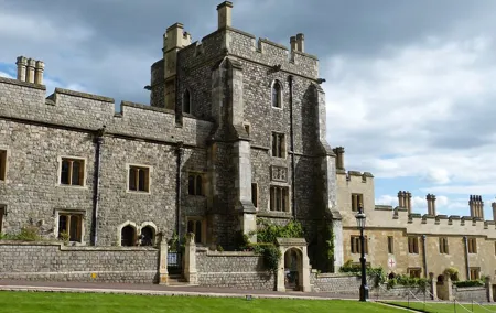 Southampton Cruise Port Transfer and Tour from London via Windsor