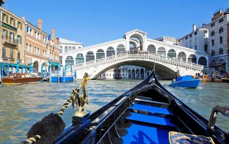 Venice Grand Canal Gondola Ride with Local Guide