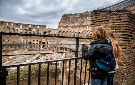 Colosseum Tour with Kids including Roman Forum with Family Guide