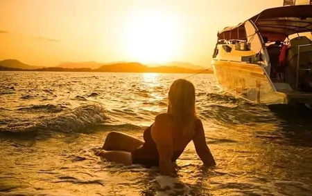 Yao Noi and Hong Island Day Trip by Speedboat from Phuket
