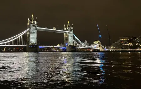 New Year's Eve London 2025 Fireworks Private Boat Front Row Views