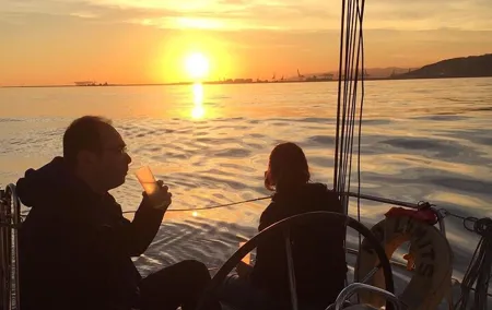 2 Hour Small Group Sunset Sail inc Tapas & Drinks
