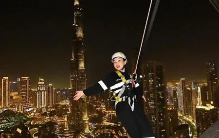 Dubai: Sky Edge Walk