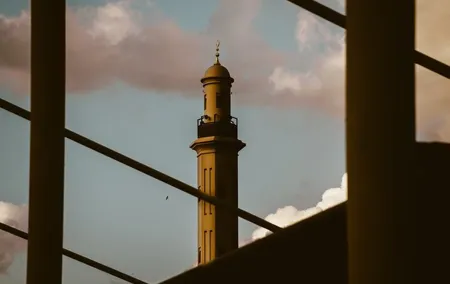 Private Walking Tour in Old Dubai: Mosques, temples & Souq.