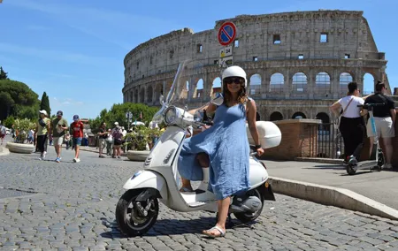 Vespa Tour with Photoshoot in Rome