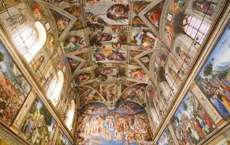 Vatican Museums and Sistine Chapel Priority Ticket with Host