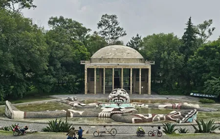 Unique walk through Chapultepec
