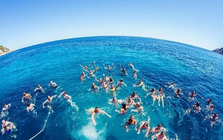 Discover secrets of the sea swimming cave and underwater vision
