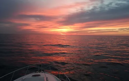 2 hour Sunrise Sailing Tour in Barcelona