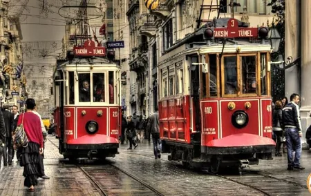2 Hours Taksim Square and Istiklal Street