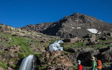 Hiking experience in the High Sierra Nevada National Park