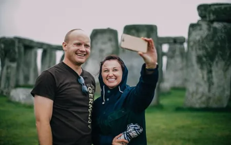 Private Day Tour to Stonehenge, Bath and The Cotswolds