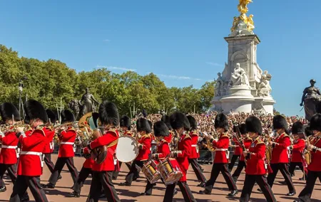 Changing of the Guard & Royal London Small-Group Walking Tour
