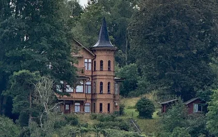 Archipelago Drive and Vaxholm Private Day Trip
