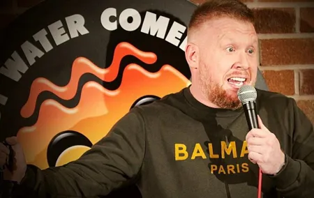 Hot Water Comedy Club: 3 Minutes Of Fame