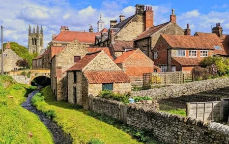 Nth York Moor Small group day trip w Steam Train incl to Whitby