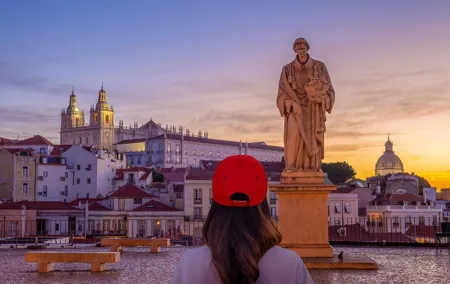 Sunrise Walking Tour: Lisbon Before the Crowds