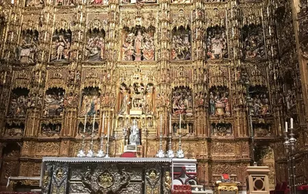 Cathedral and Giralda Guided Tour and Priority Entrance
