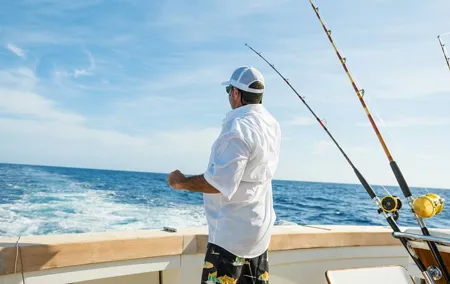 Dubai Private Deep Sea Fishing Adventure with Meal