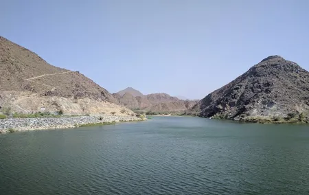 Wadi Shawka Dam with Private Transportation