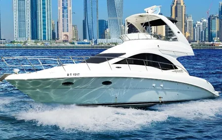 Enjoy Dubai Marina with Breakfast at Luxury Yacht