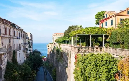 Transfer Rome to Sorrento, ( e vice versa) stop Herculaneum