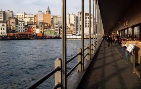 Private Istanbul Street Photography Walking Tour with an Artist