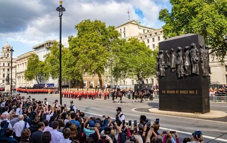 Queen Elizabeth II Private Walking Tour of London