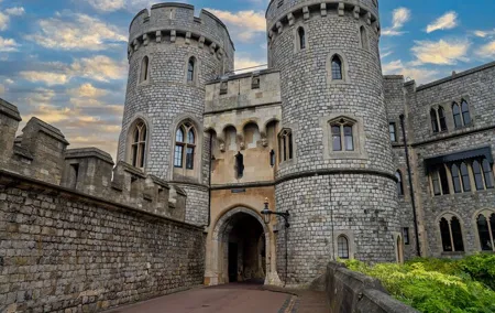 Christmas at Stonehenge & Windsor Private Luxury Tour from London