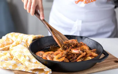 Seafood Paella & Spanish Tapas Class in Tarragona (4-Course Meal)