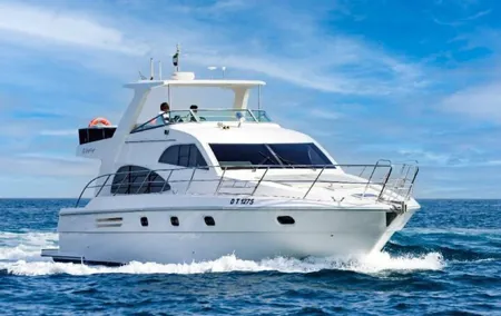 Dubai Blue Water Tour on Private Luxury Yacht in Dubai Marina