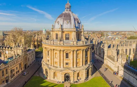 Tour of Oxford, Stratford, Cotswolds with Spanish-Speaking Guide