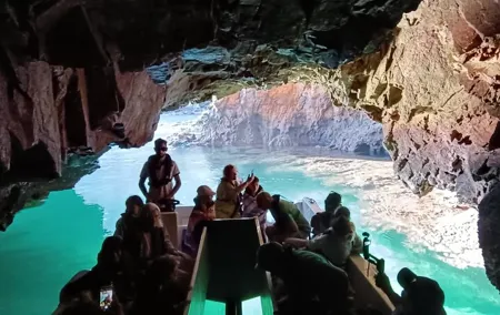 Catamaran trip to Berlengas Island + visit to the caves