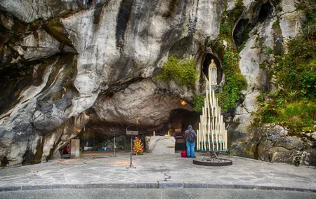 Lourdes Day Trip from Paris Sanctuaries and Visits Included