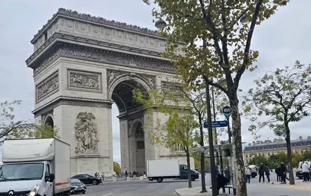 Paris Arc de Triomphe entry ticket with free audio guide