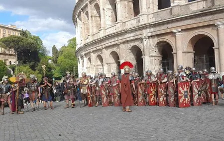 Rome: Arena or Underground Colosseum Tour + Photo Walk