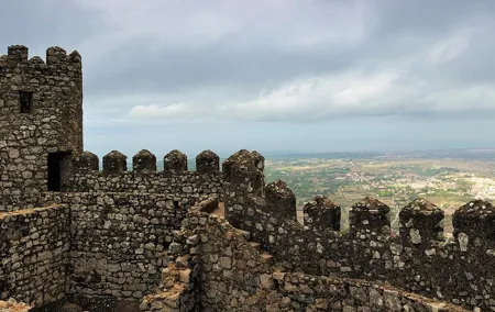 Private Sintra Tour from Lisbon with Wine Tasting and Moorish Castle