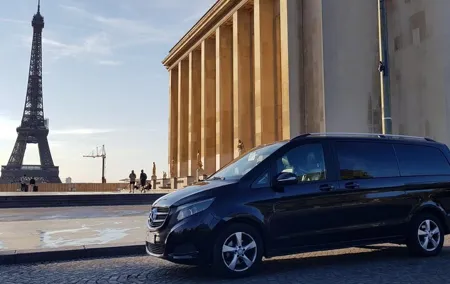 Private Roundtrip Transfer from Paris to Versailles