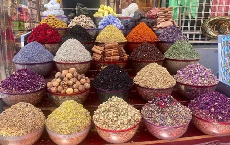 Old Dubai shopping Tour with Spice and Gold Souq Experience