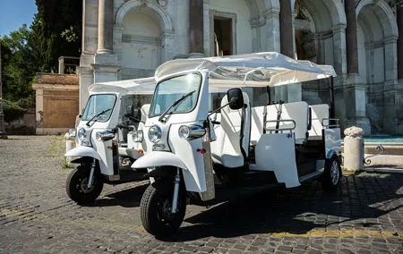 Rome 2h Highlights by Electric Tuk-Tuk with Pickup & Prosecco