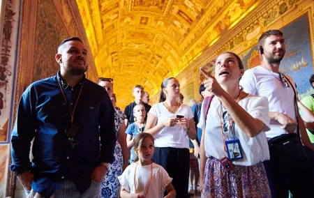 Rome: Early Bird Vatican Museums Small Group Tour (MAX 6 People)