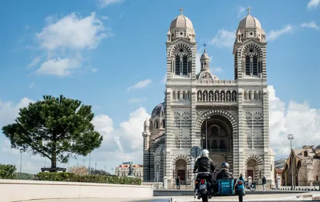 Marseille : 2-Hour Sidecar Sightseeing Tour