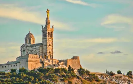 Marseille Old Port to Peak Self Guided Walking Tour with an APP