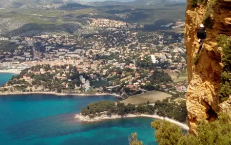 Provence Full Day Private Tour with Driver-guide from Marseille