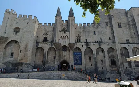 Private Full Day Tour Avignon & Wine Tasting Chateauneuf du Pape