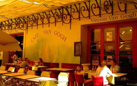 Private Arles, Les Baux de Provence and St Remy de Provence Tour