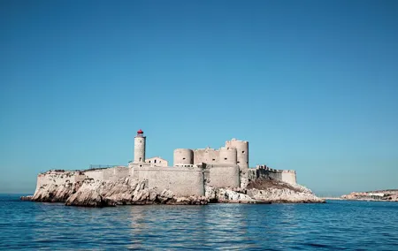 Private Transfer From Marseille to Barcelona With a 2 Hour Stop