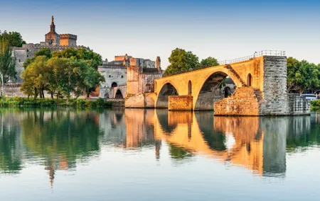 Private Tour with a Driver of Avignon, Arles & Les Baux